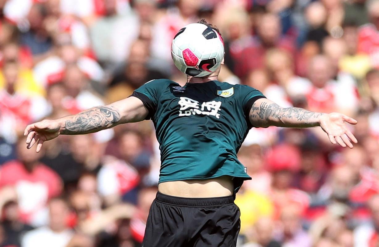 JIUYOUSPORTS-里尔训练开放日，转会期迎来里程碑引欢呼，亚冠在即，阵容厚度经受考验的简单介绍